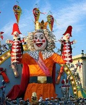Carnevale il 16  sfilata in maschera 