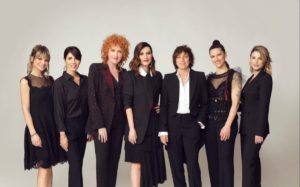 Una, nessuna e centomila Alessandra Amoroso, Giorgia, Fiorella Mannoia, Laura Pausini, Gianna Nannini, Elisa ed Emma