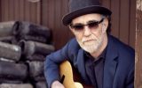 “Moon in June” chiude l’anno con Francesco De Gregori ad Assisi Domenica 14 dicembre il cantautore è atteso al Teatro Lyrick per la tappa umbra