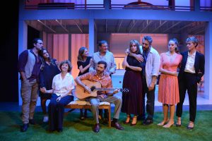 A casa tutti bene: l'iconico film di Gabriele Muccino arriva a teatro.  Protagonisti Giuseppe Zeno e Anna GalienaDa mercoledì 11 a domenica 15 marzo al Teatro Morlacchi di Perugia